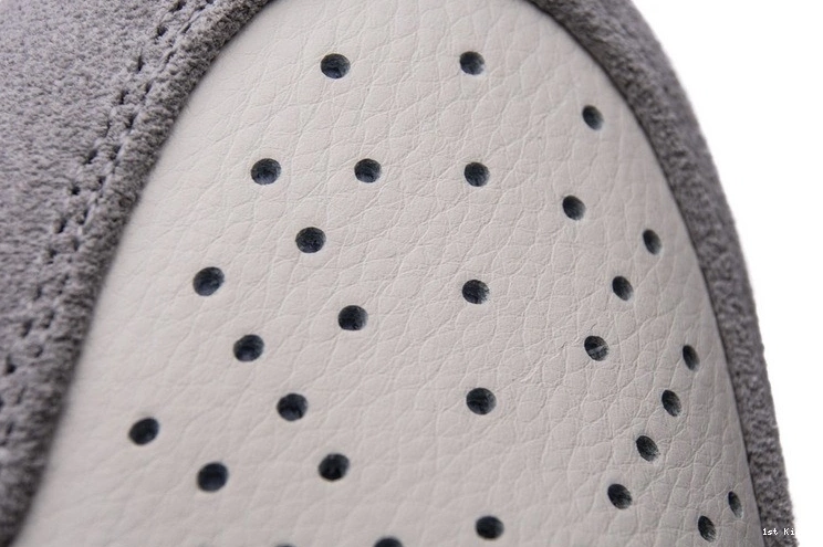 Ivory Pale  AH7389-101 (W) High air  Retro Jordan 1 0930
